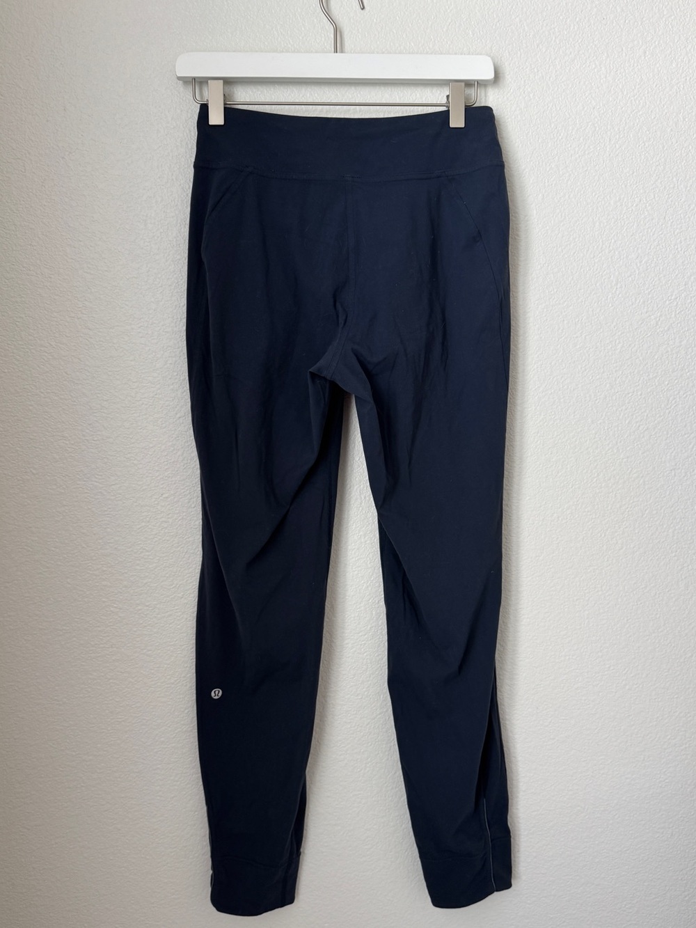 Lululemon blue jogger align material
